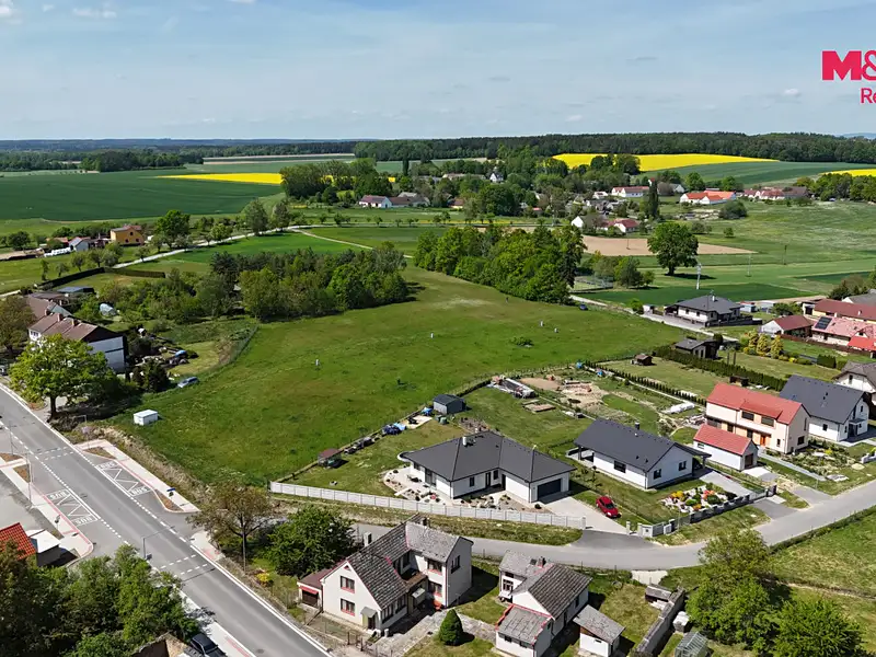 Prodej stavebního pozemku 1050 m², Vesce – náhled fotky 3