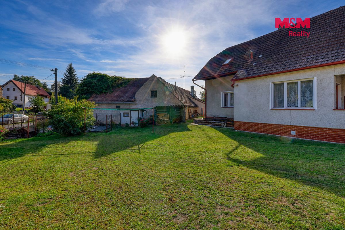 Prodej rodinného domu 227 m², pozemek 861 m² – fotografie 3