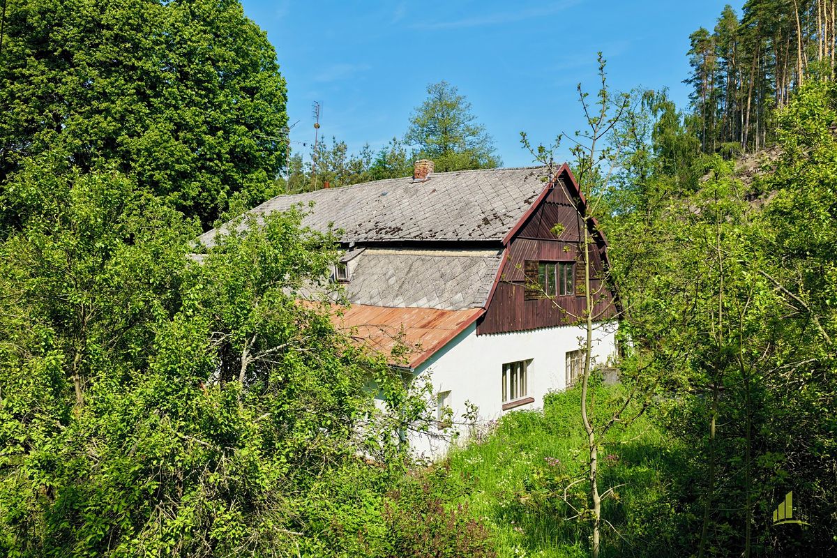 Prodej stavebního pozemku 1094 m² – fotografie 2