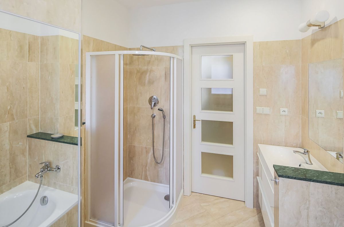 Pronájem bytu 2+1 92 m² – fotografie 3