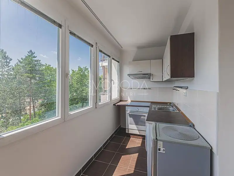 Pronájem bytu 1+kk 27 m², Hradec Králové – náhled fotky 2