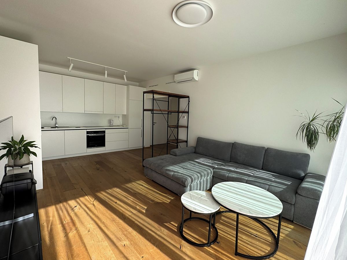 Pronájem bytu 2+kk 52 m² – fotografie 2