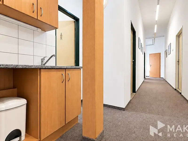 Pronájem kanceláře 39 m², Praha – náhled fotky 3