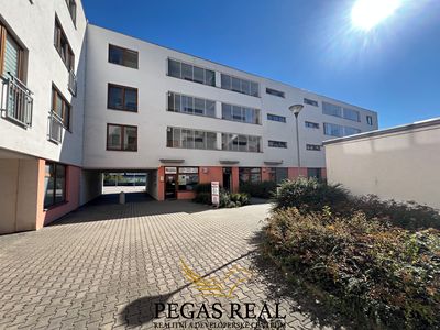 Pronájem obchodního prostoru 52 m²