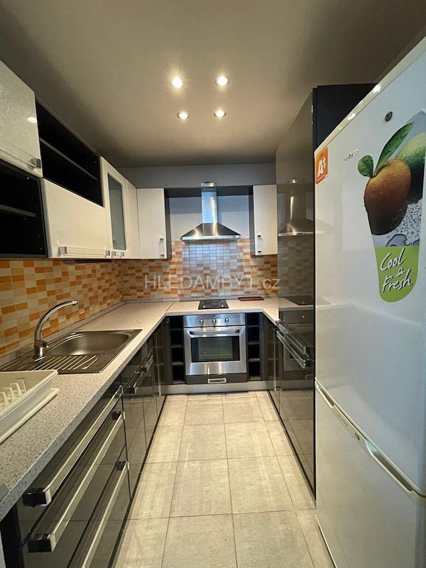 Pronájem bytu 2+kk 45 m² – fotografie 2