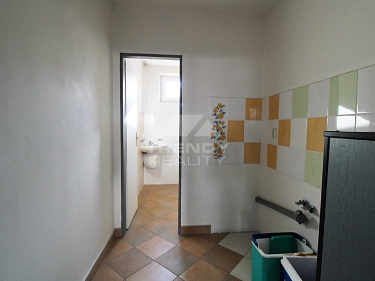 Prodej komerčního prostoru, 450 m² (24 z 26)