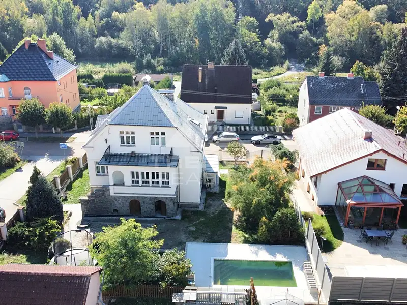 Prodej vily 306 m², pozemek 634 m², Plzeň – náhled fotky 3