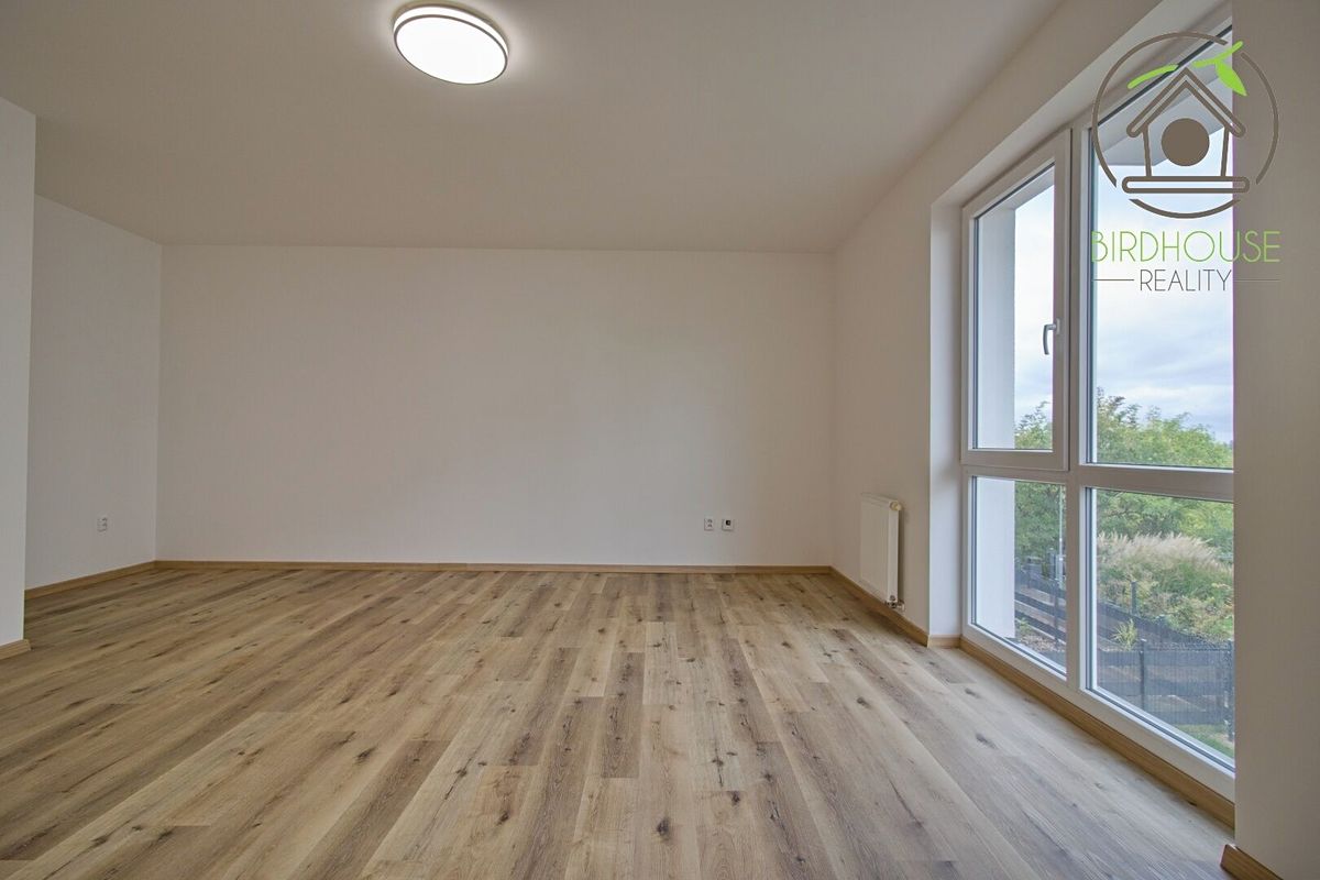 Pronájem bytu 2+kk 69 m² – fotografie 3