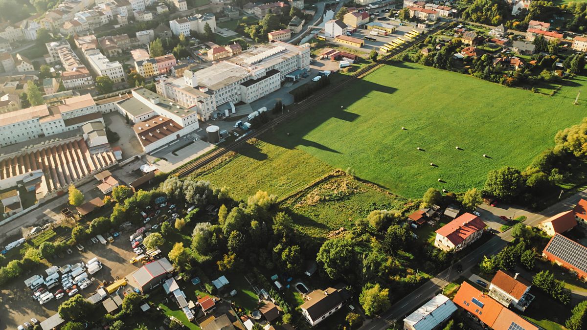 Prodej komerčního pozemku 10175 m² – fotografie 3