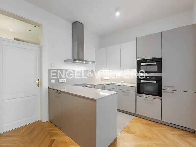Pronájem bytu 2+kk 77 m², Praha – náhled fotky 2