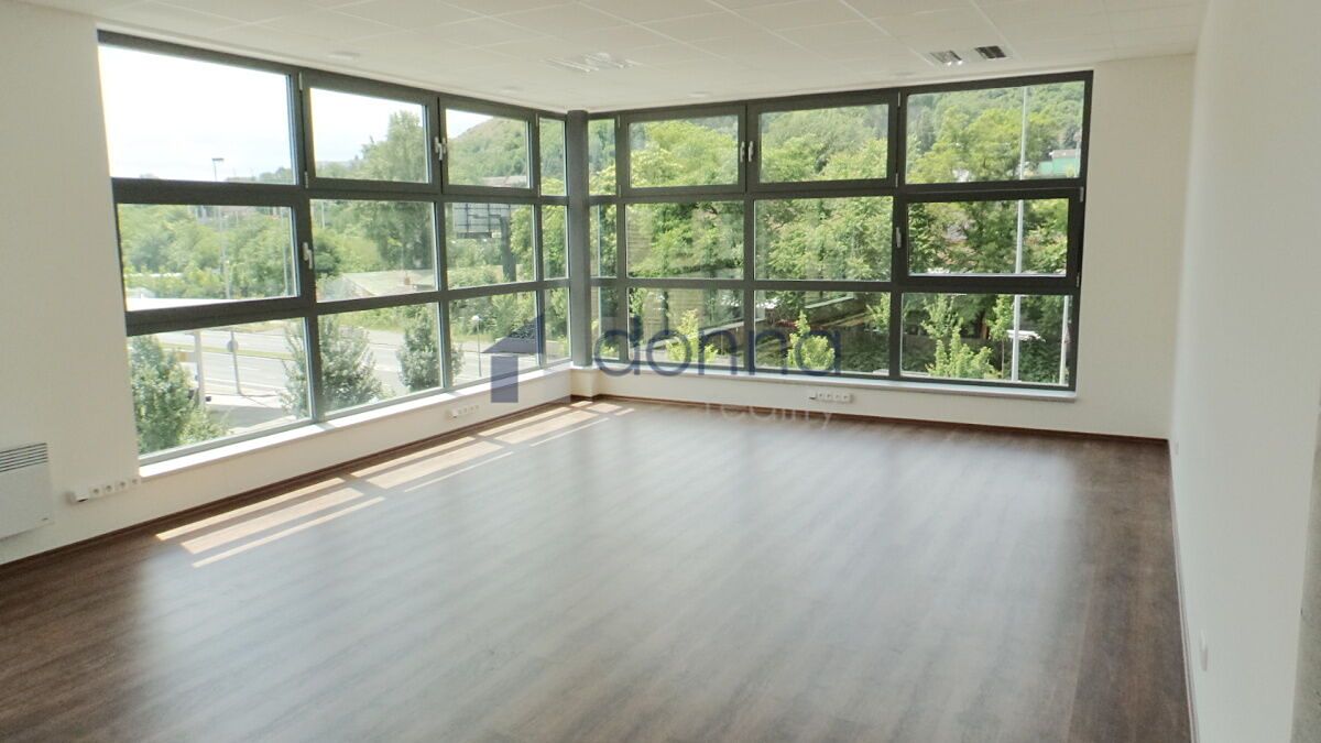 Pronájem kanceláře 52 m² – fotografie 2