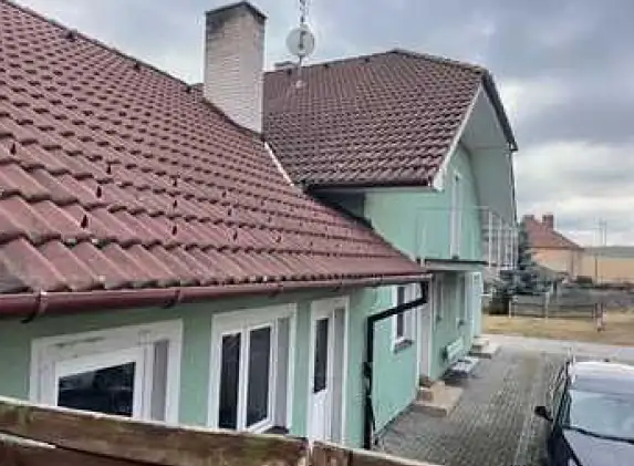 Dražba rodinného domu 242 m², pozemek 37 m², Vlkov – náhled fotky 2