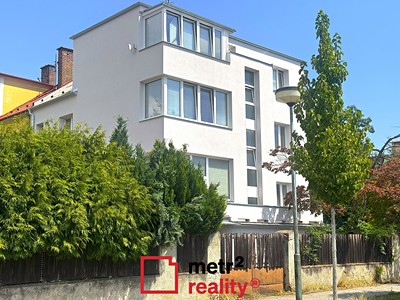Prodej komerčního prostoru, 387 m² (2 z 18)