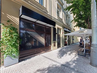 Pronájem obchodního prostoru 220 m²