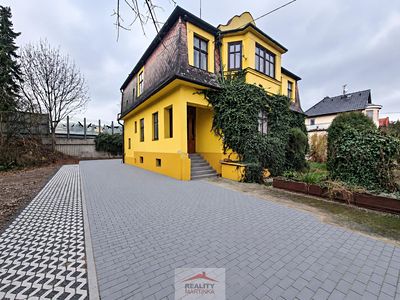 Prodej vily 210 m², pozemek 784 m²
