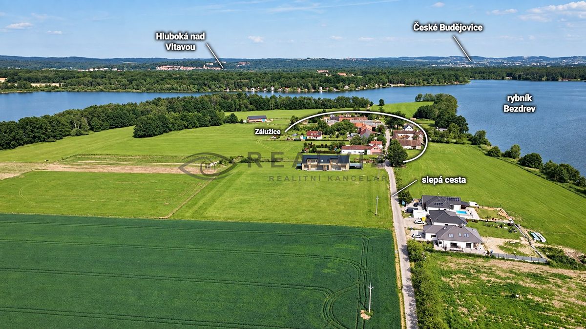 Prodej stavebního pozemku 718 m² – fotografie 2