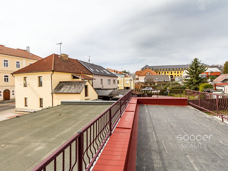 Pronájem bytu 3+kk, 74 m² (6 z 16)