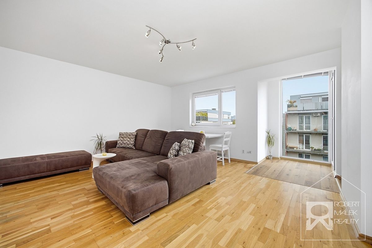 Pronájem bytu 2+kk 49 m² – fotografie 3