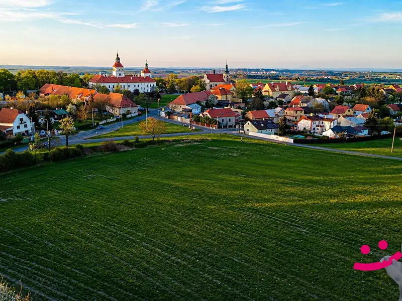 Prodej stavebního pozemku 832 m², Smečno – náhled fotky 1