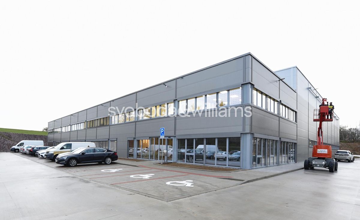 Pronájem výrobní haly, prostoru 5455 m²