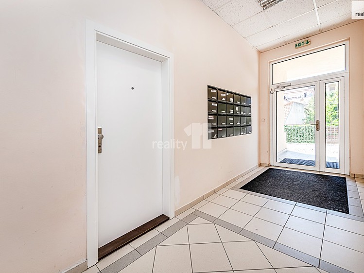 Pronájem bytu 1+kk, 48 m² (15 z 21)