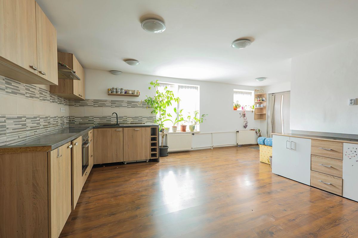 Prodej rodinného domu 147 m², pozemek 677 m² – fotografie 3
