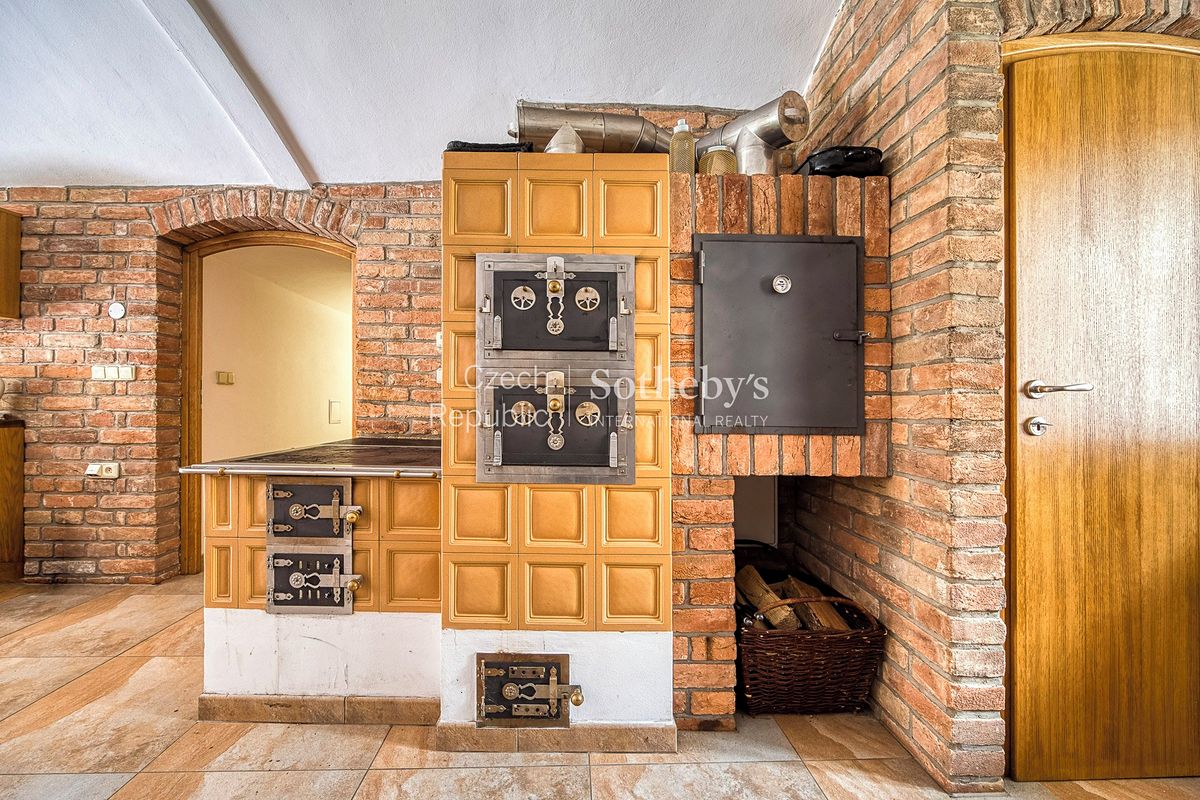 Prodej rodinného domu 350 m², pozemek 7500 m² – fotografie 5