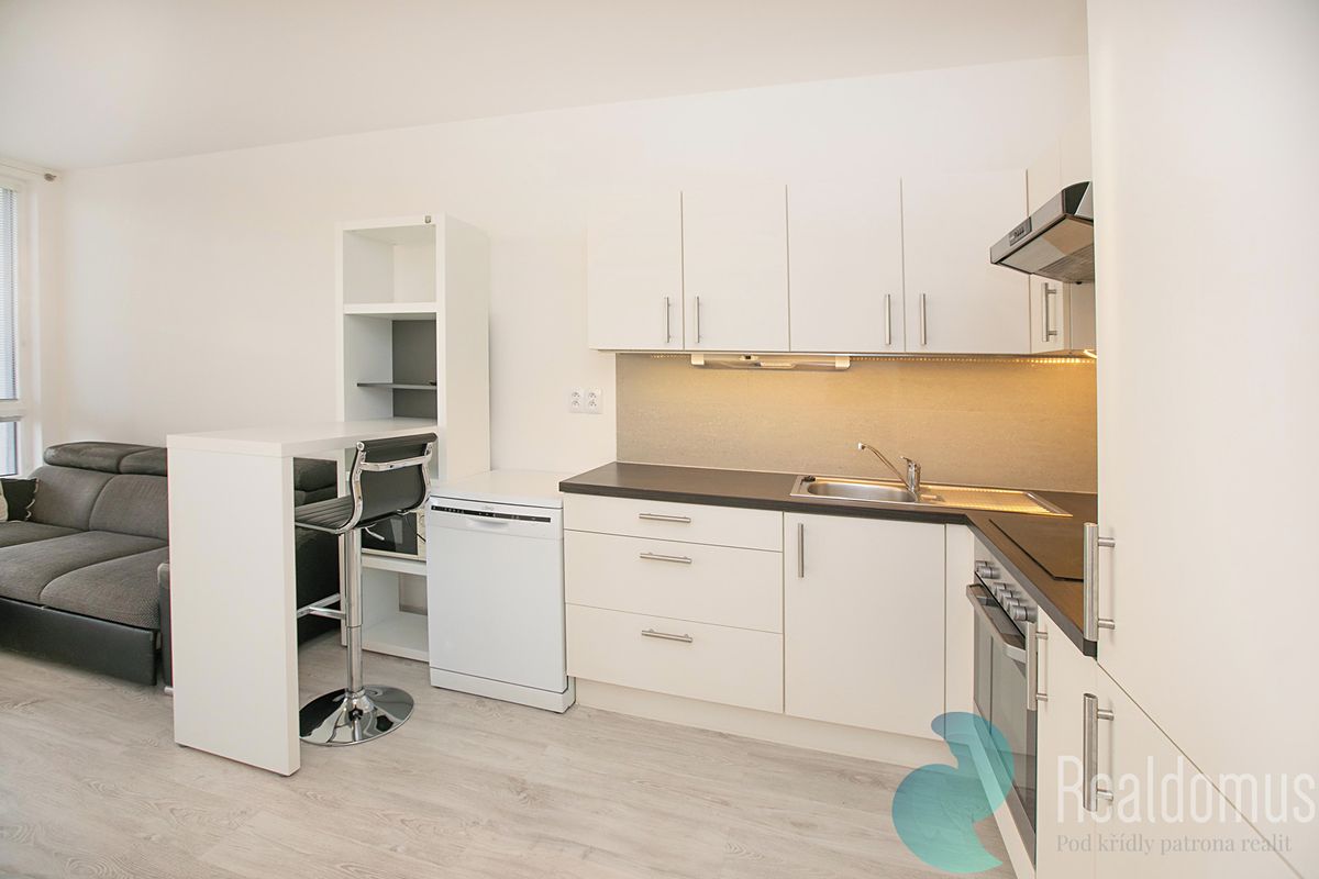Pronájem bytu 2+kk 47 m² – fotografie 2