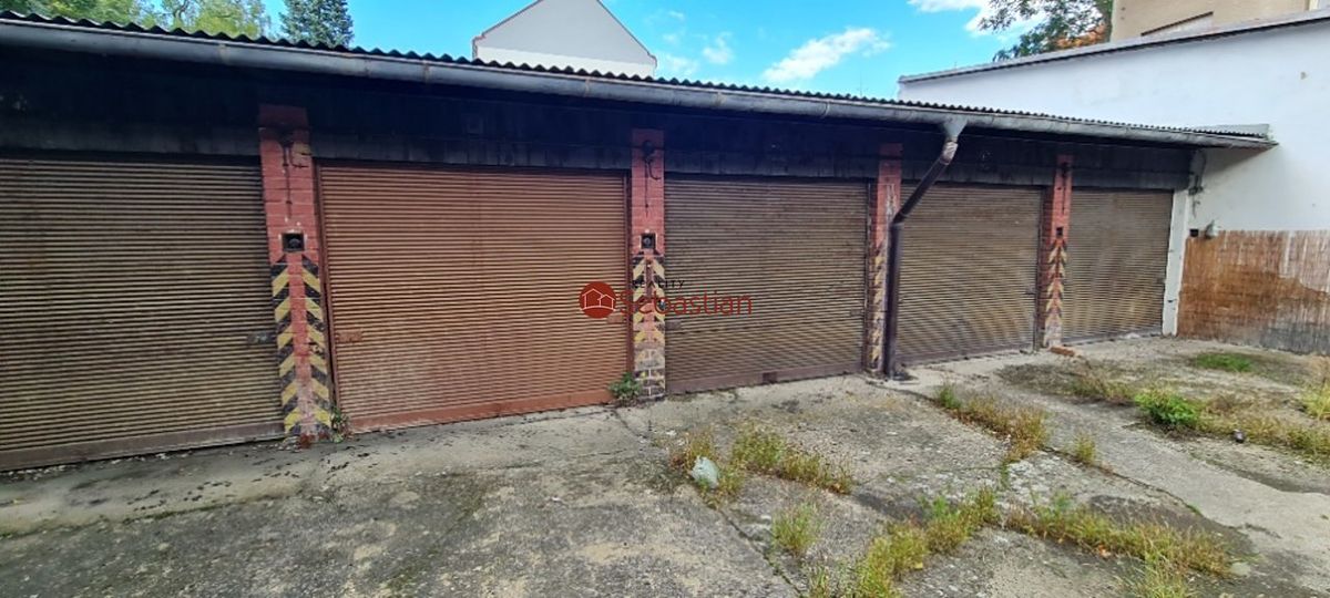 Pronájem garáže 12 m² – fotografie 3