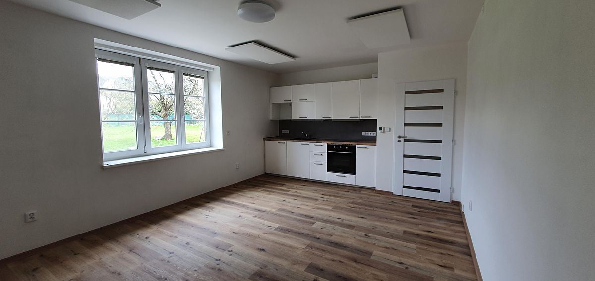 Pronájem bytu 1+kk 33 m²