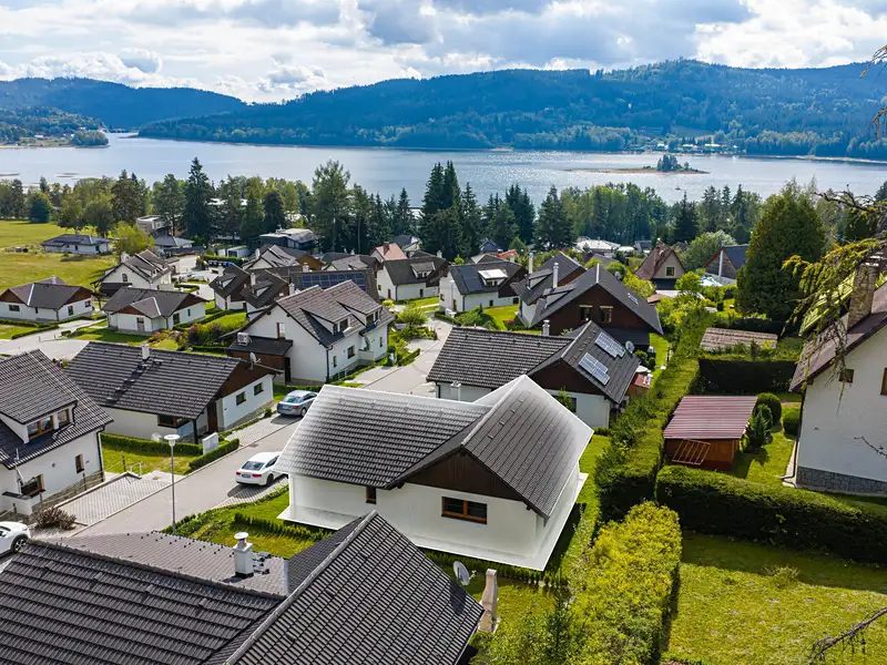 Prodej rodinného domu 110 m², pozemek 410 m², Lipno nad Vltavou – náhled fotky 1