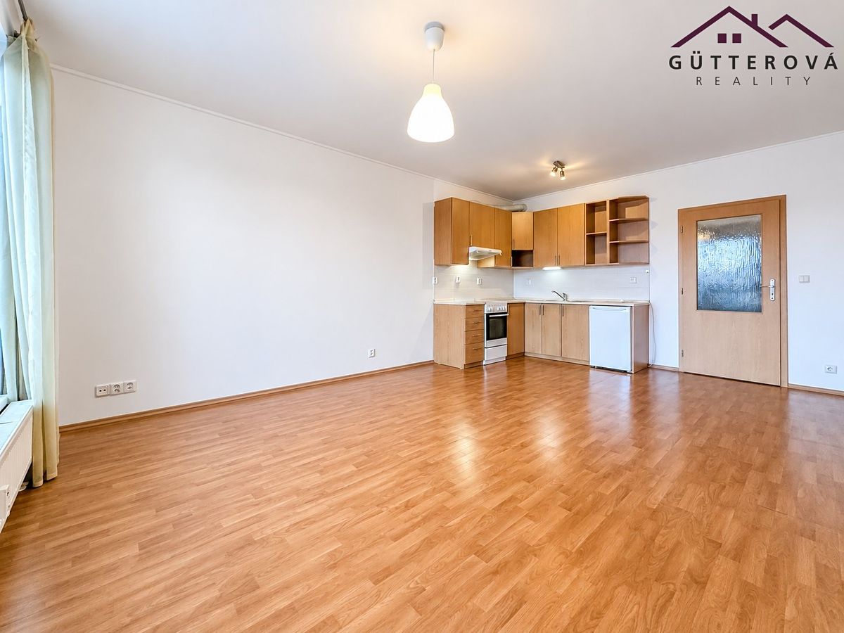 Pronájem bytu 1+kk 32 m²