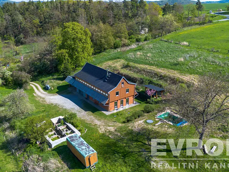 Prodej rodinného domu 260 m², pozemek 70485 m², Bojanovice – náhled fotky 1