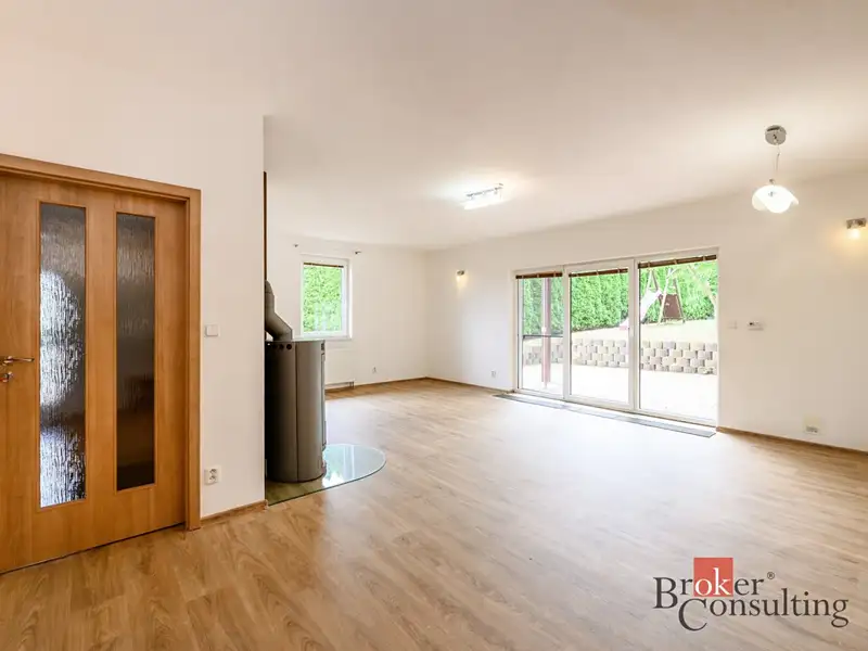 Prodej rodinného domu 130 m², pozemek 886 m², Dýšina – náhled fotky 2