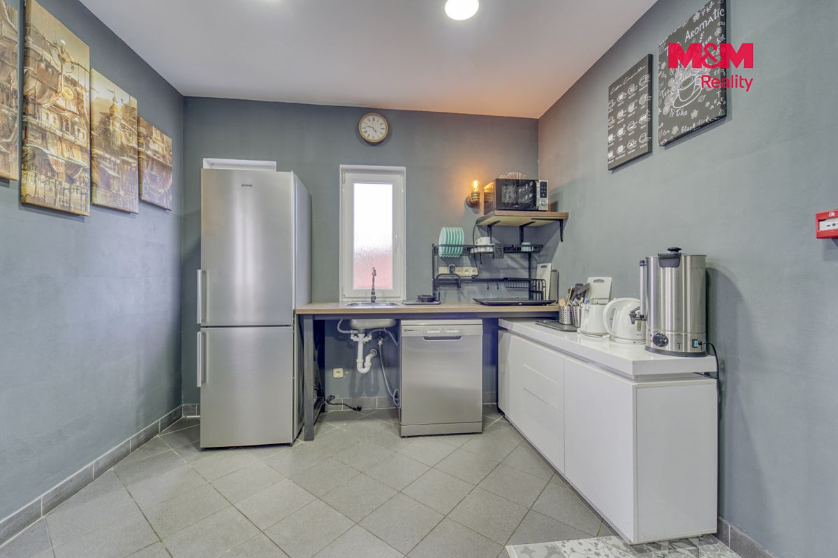 Prodej obchodního prostoru 562 m² – fotografie 2