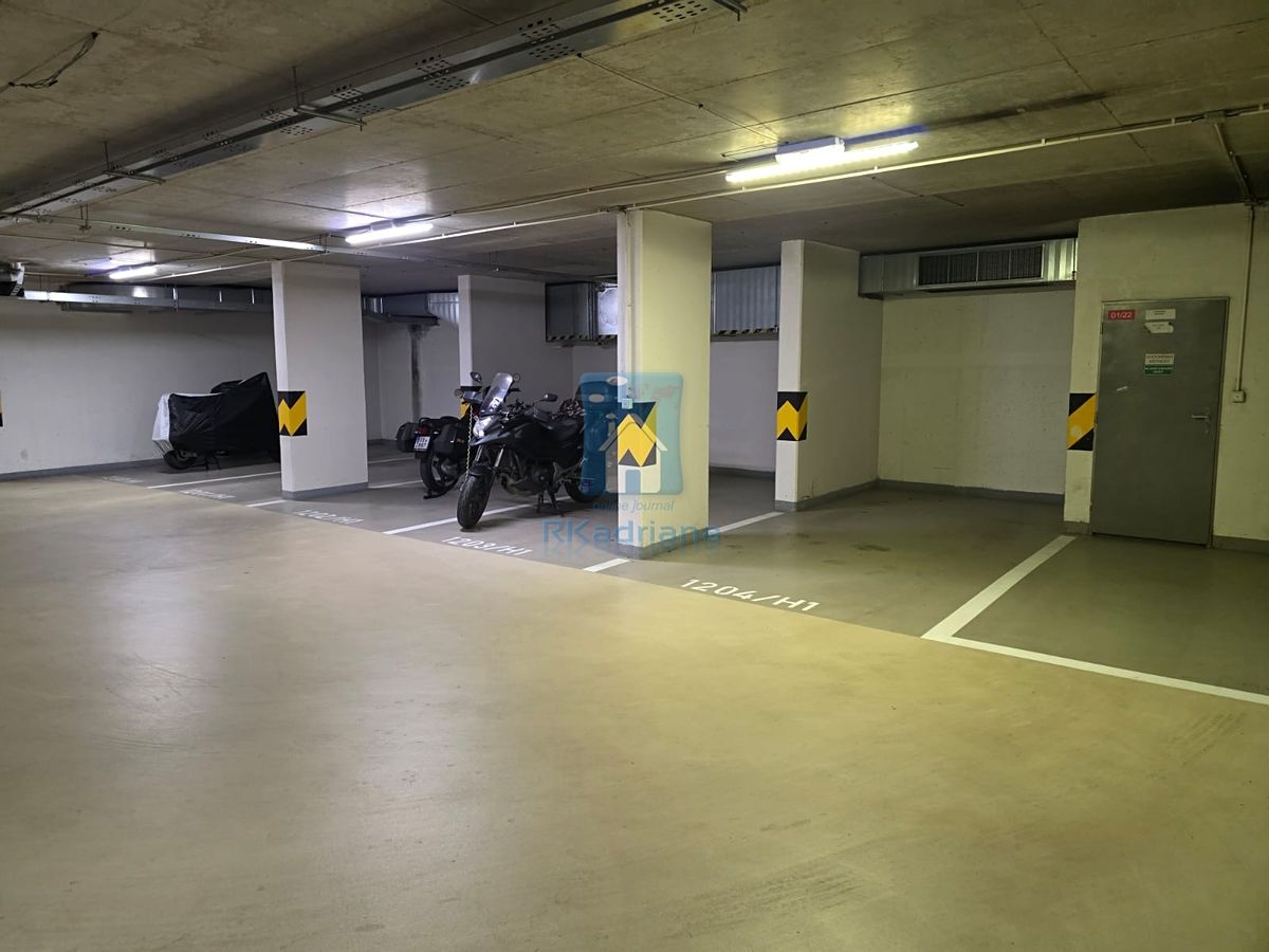 Prodej garážového stání 12 m² – fotografie 2