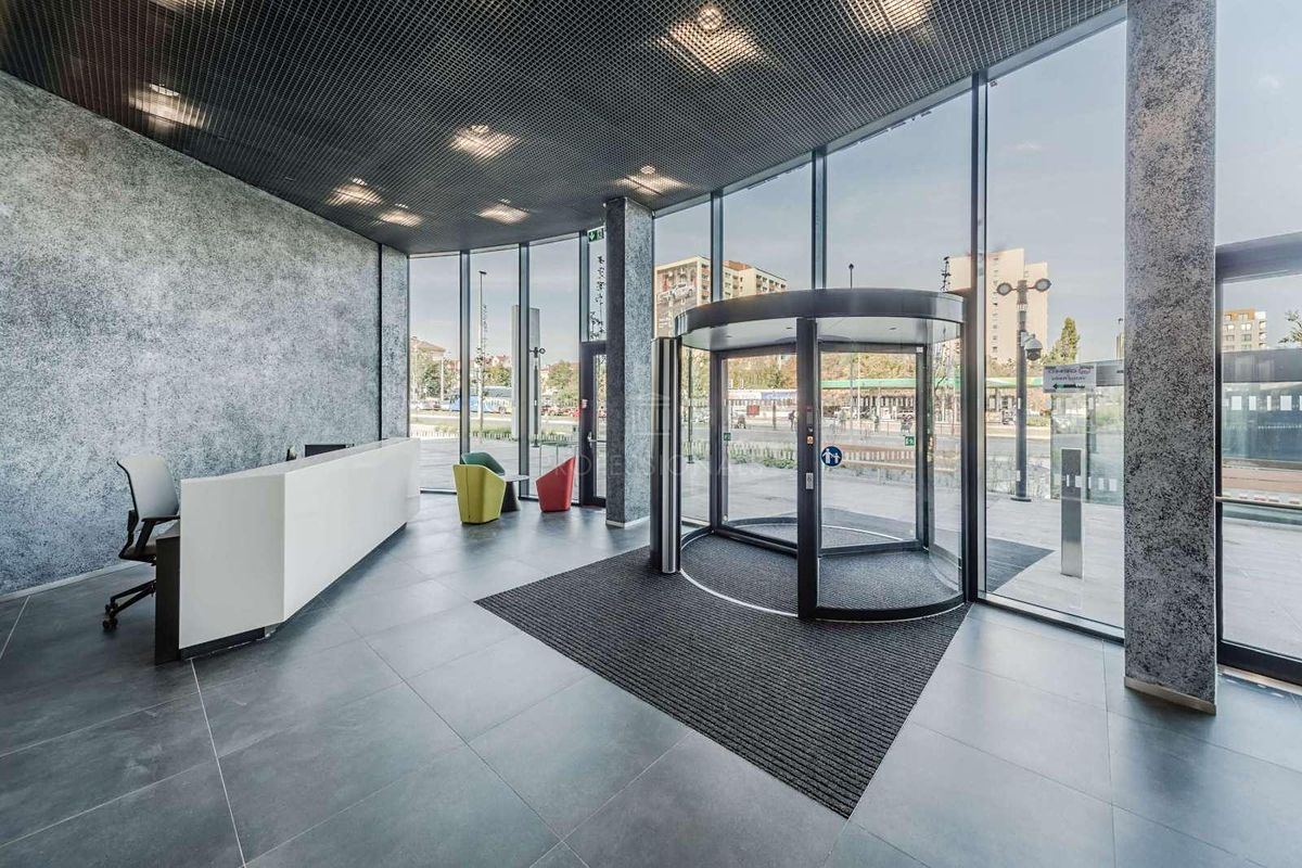 Pronájem kanceláře 284 m² – fotografie 4
