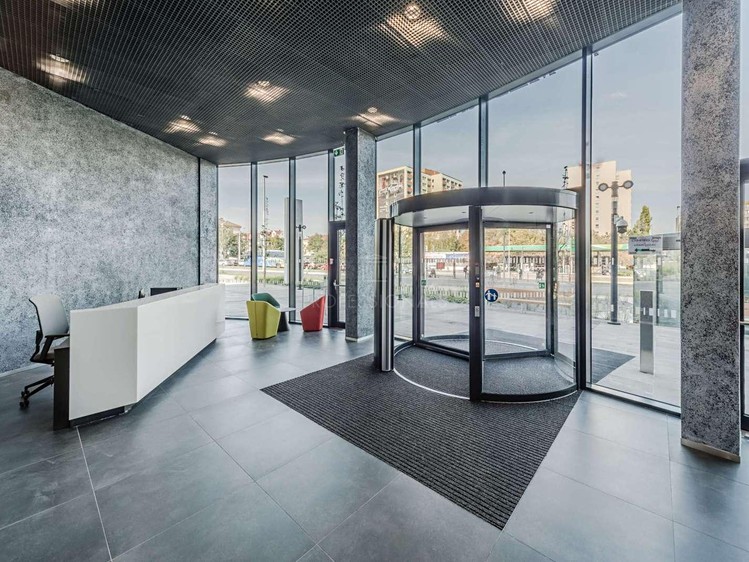 Pronájem komerčního prostoru, 284 m² (4 z 6)