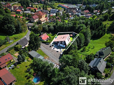 Haus zum Kauf, 556 m² (2 von 36)