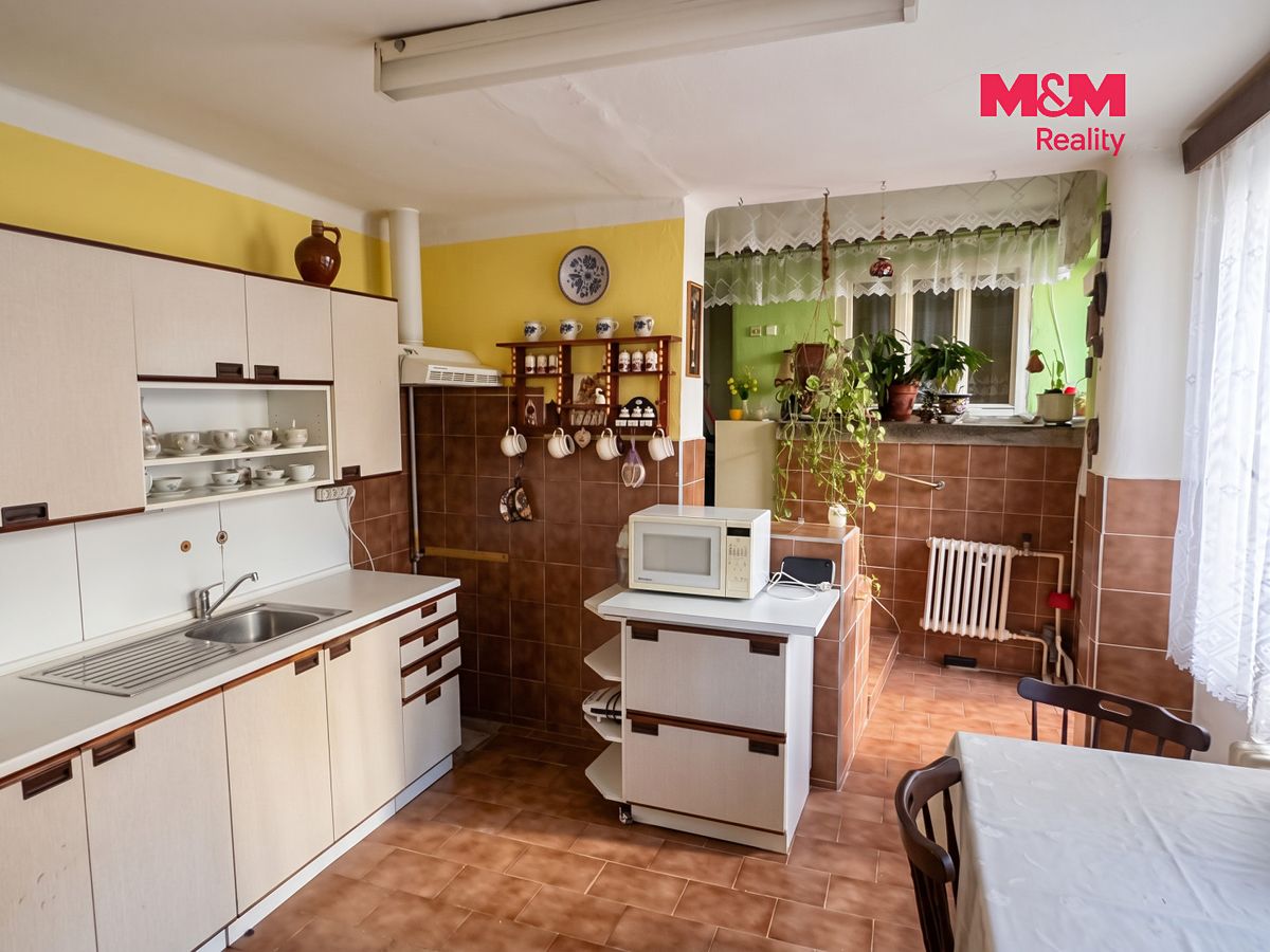 Prodej rodinného domu 129 m², pozemek 810 m² – fotografie 2