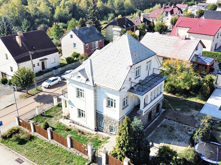 Prodej domu, 306 m² (2 z 32)