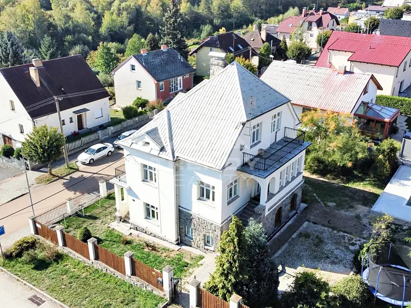 Prodej vily 306 m², pozemek 634 m², Plzeň – náhled fotky 2