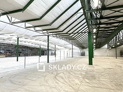 Pronájem skladového prostoru 2700 m²
