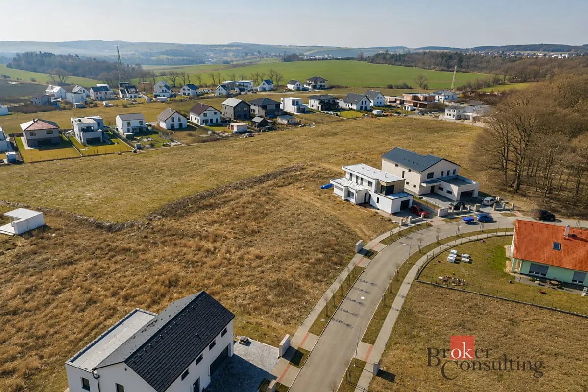 Prodej stavebního pozemku 842 m²