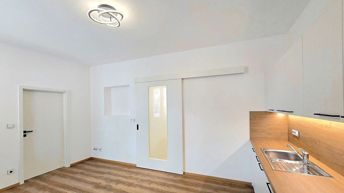Pronájem bytu 2+kk 38 m² – fotografie 5