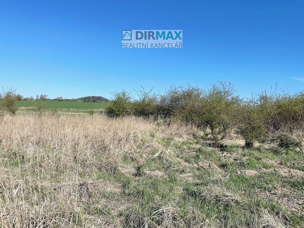 Prodej stavebního pozemku 999 m² – fotografie 3