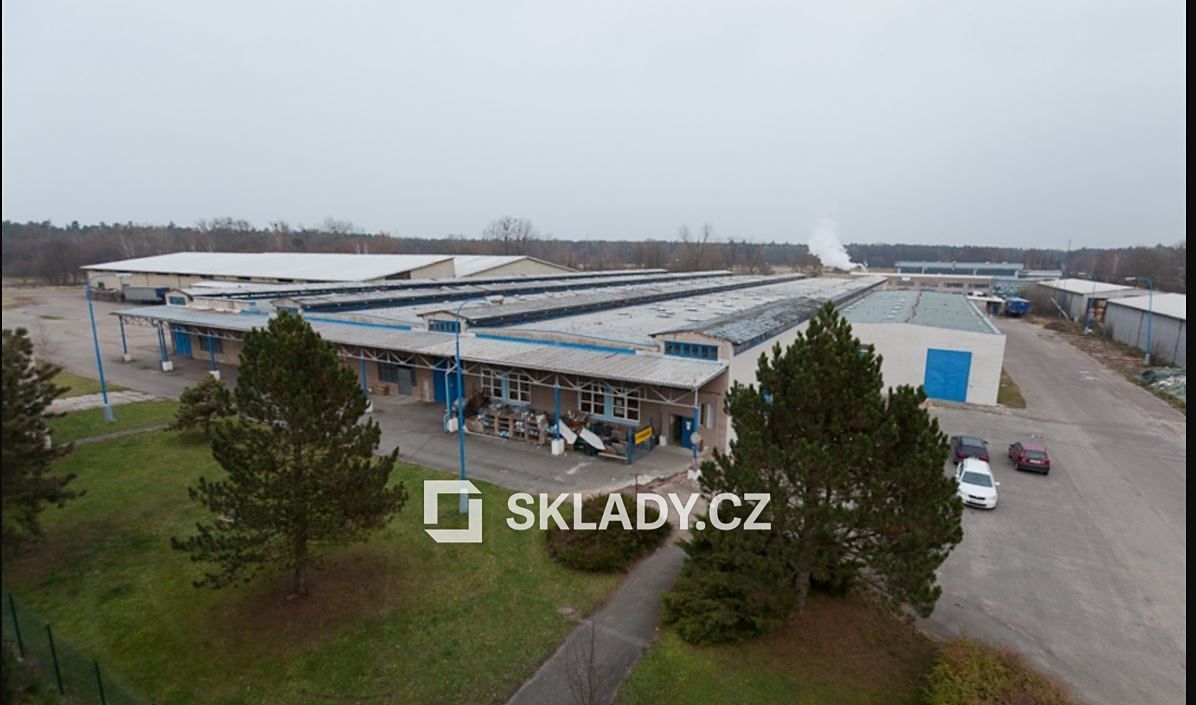 Pronájem skladového prostoru 1000 m² – fotografie 3