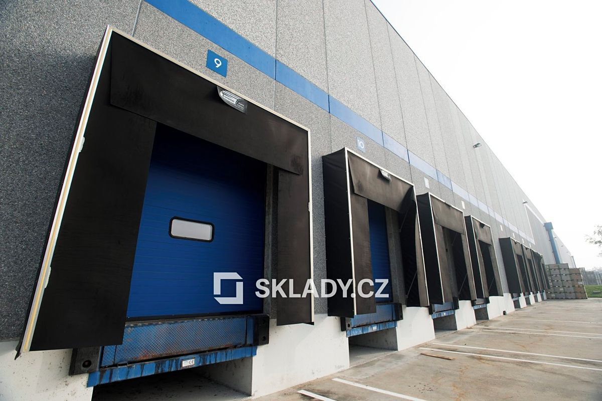 Pronájem skladového prostoru 2675 m² – fotografie 4