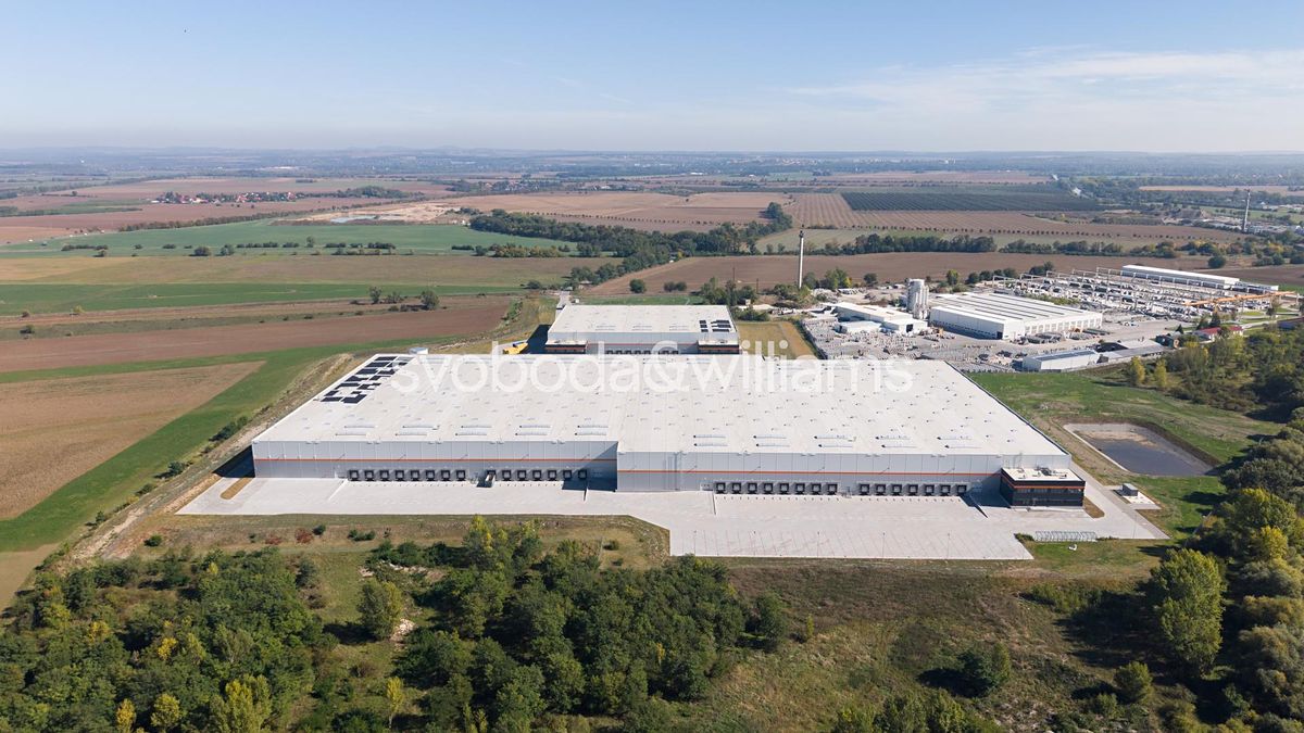 Pronájem výrobní haly, prostoru 11600 m²
