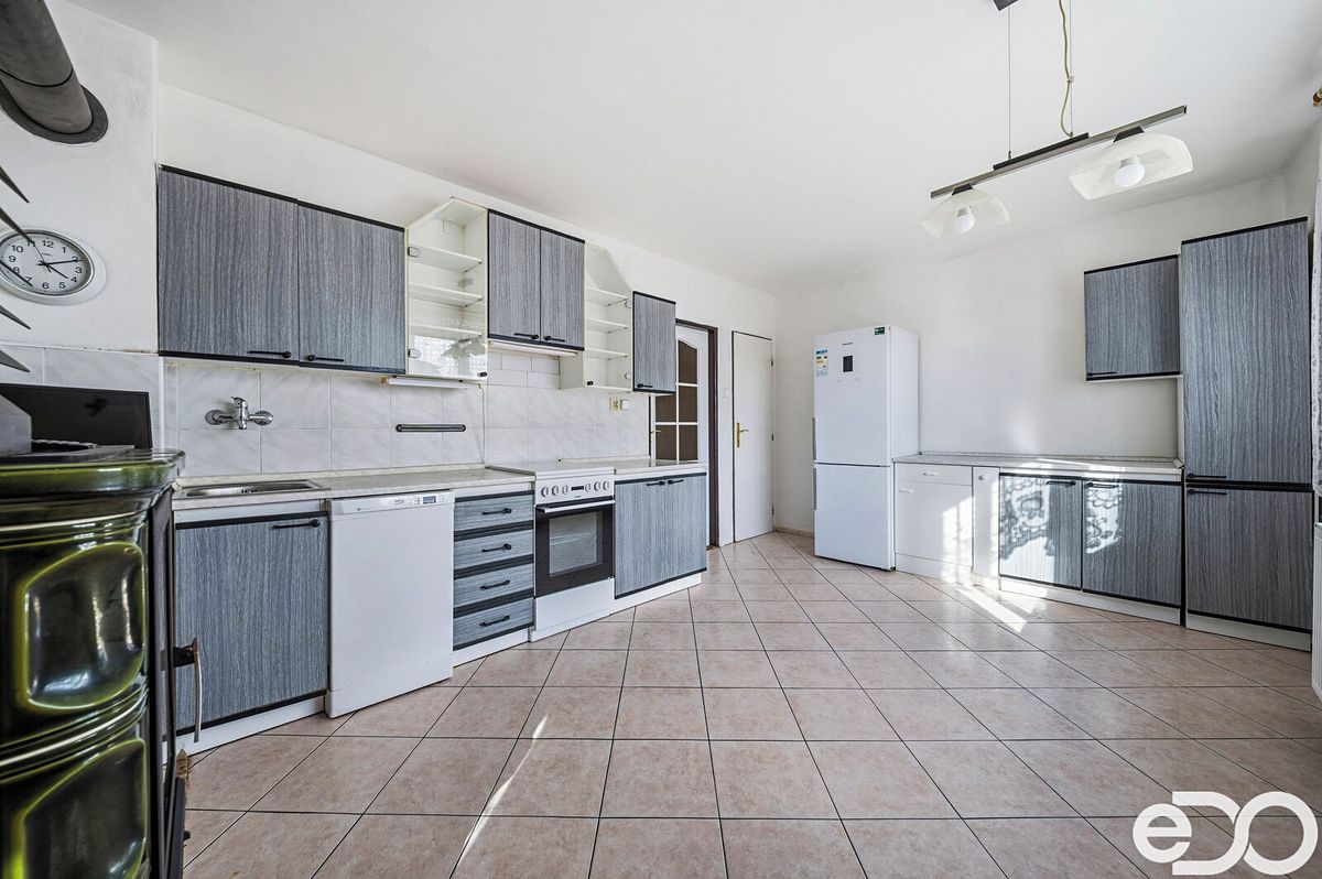Prodej rodinného domu 177 m², pozemek 1195 m² – fotografie 4